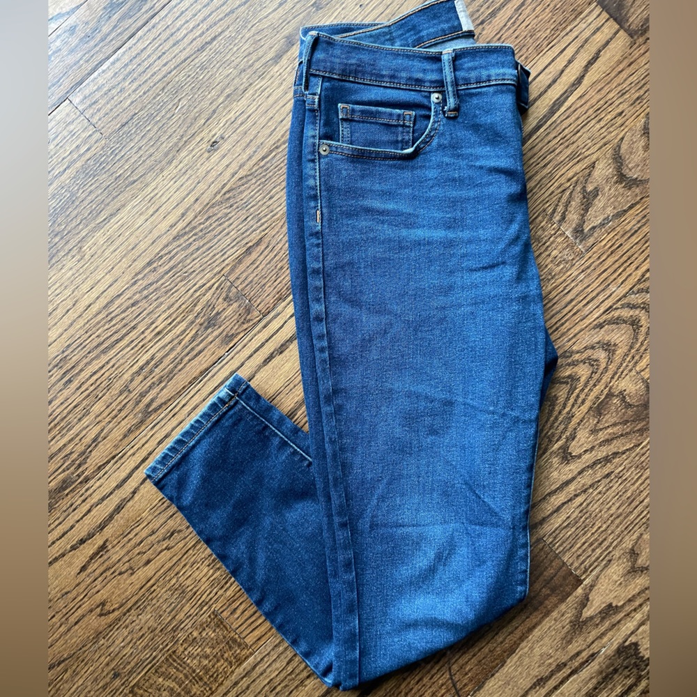 Everlane Mid Rise Ankle Jeans